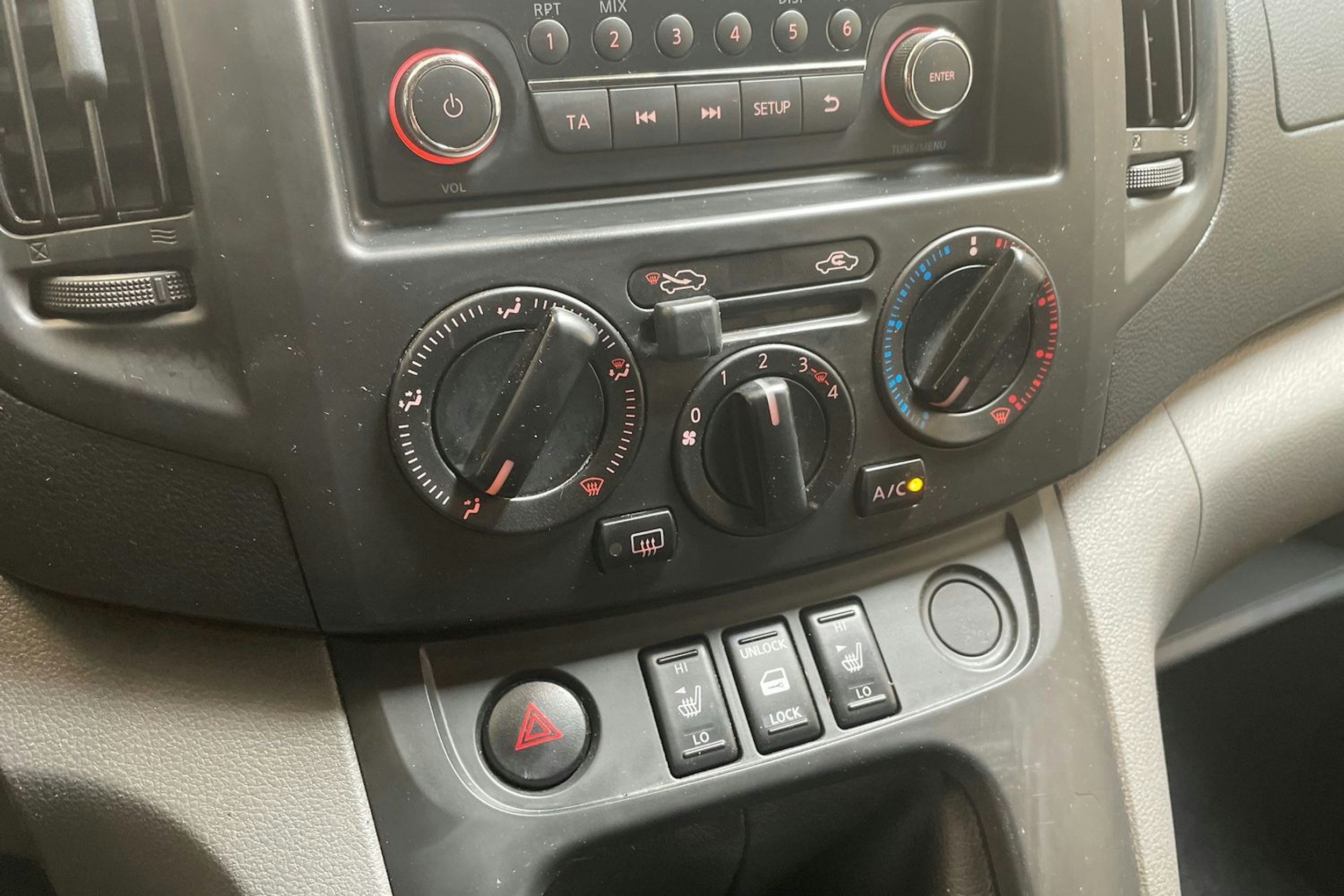 hopea Nissan NV200 2013 kuva 14.