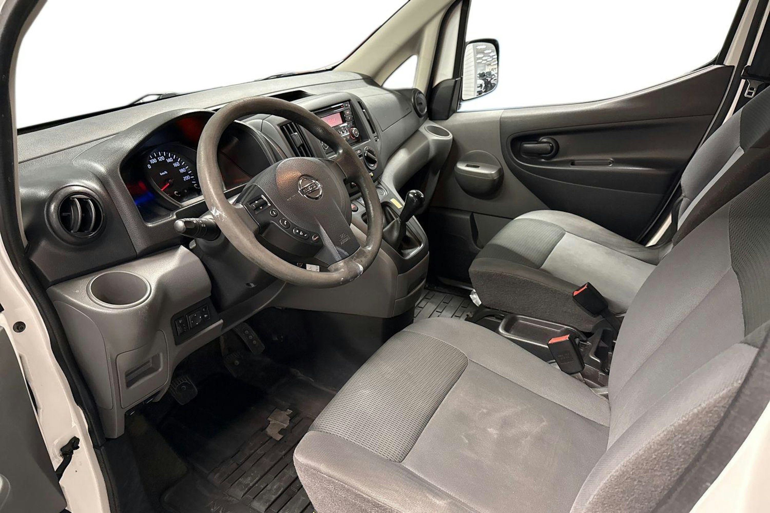 valkoinen Nissan NV200 2013 kuva 7.