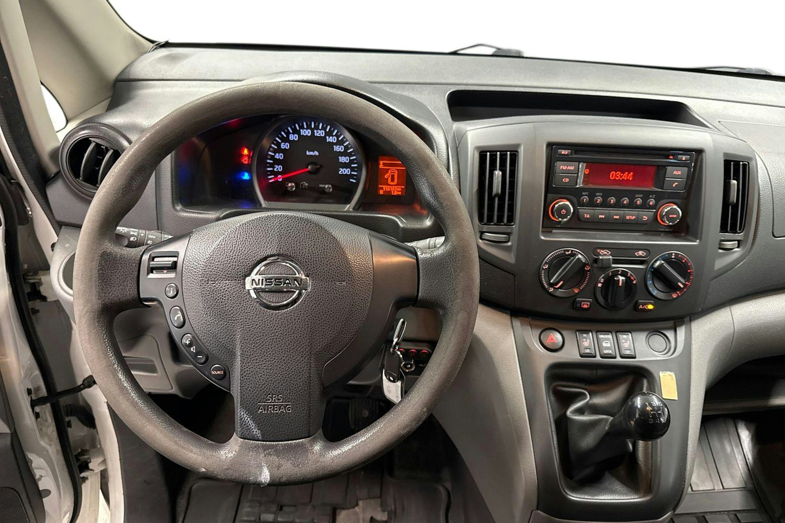 valkoinen Nissan NV200 2013 kuva 9.