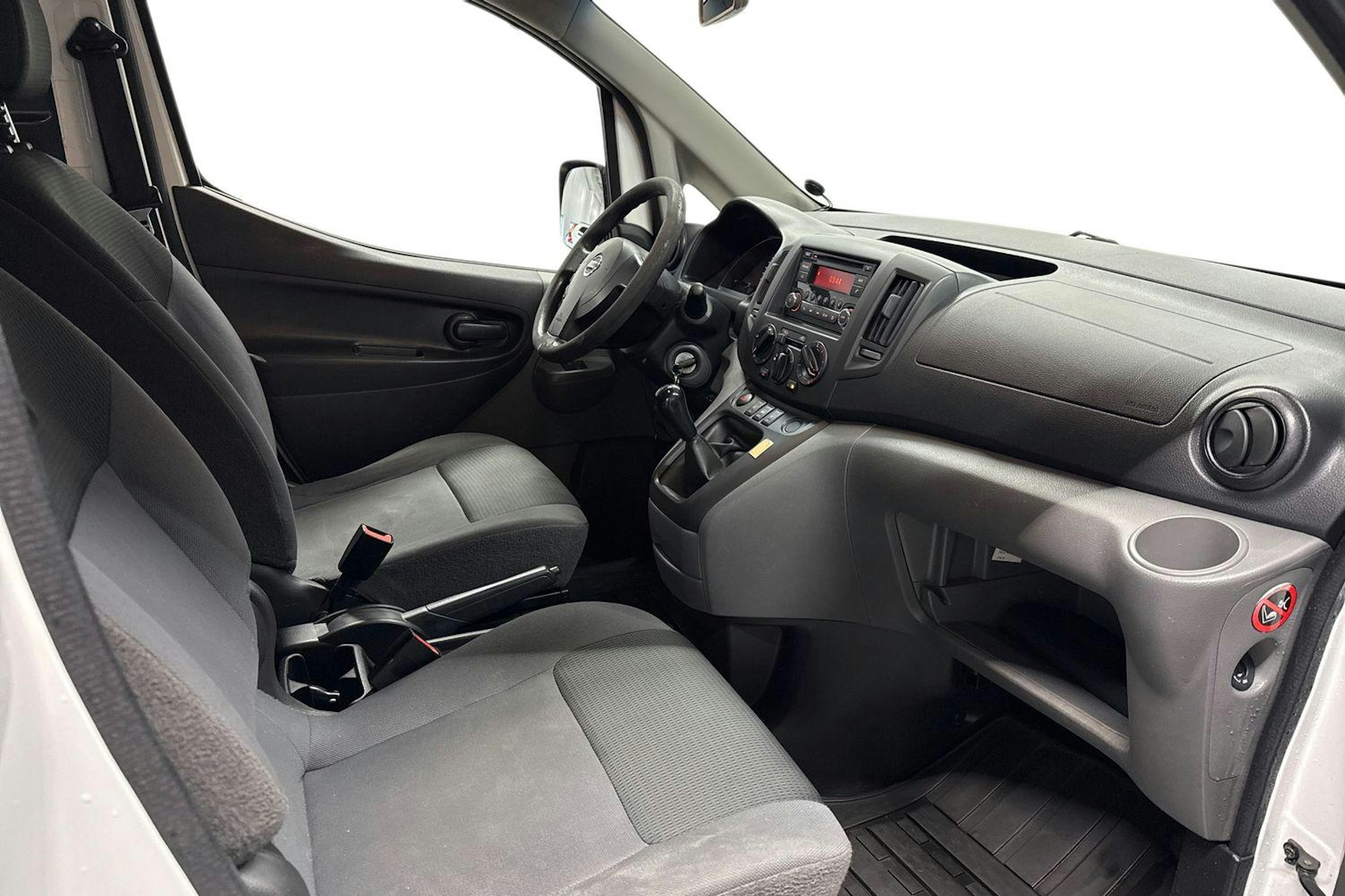 valkoinen Nissan NV200 2013 kuva 10.