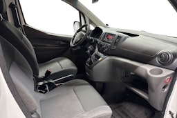 valkoinen Nissan NV200 2013 kuva 10.