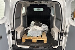 valkoinen Nissan NV200 2013 kuva 14.