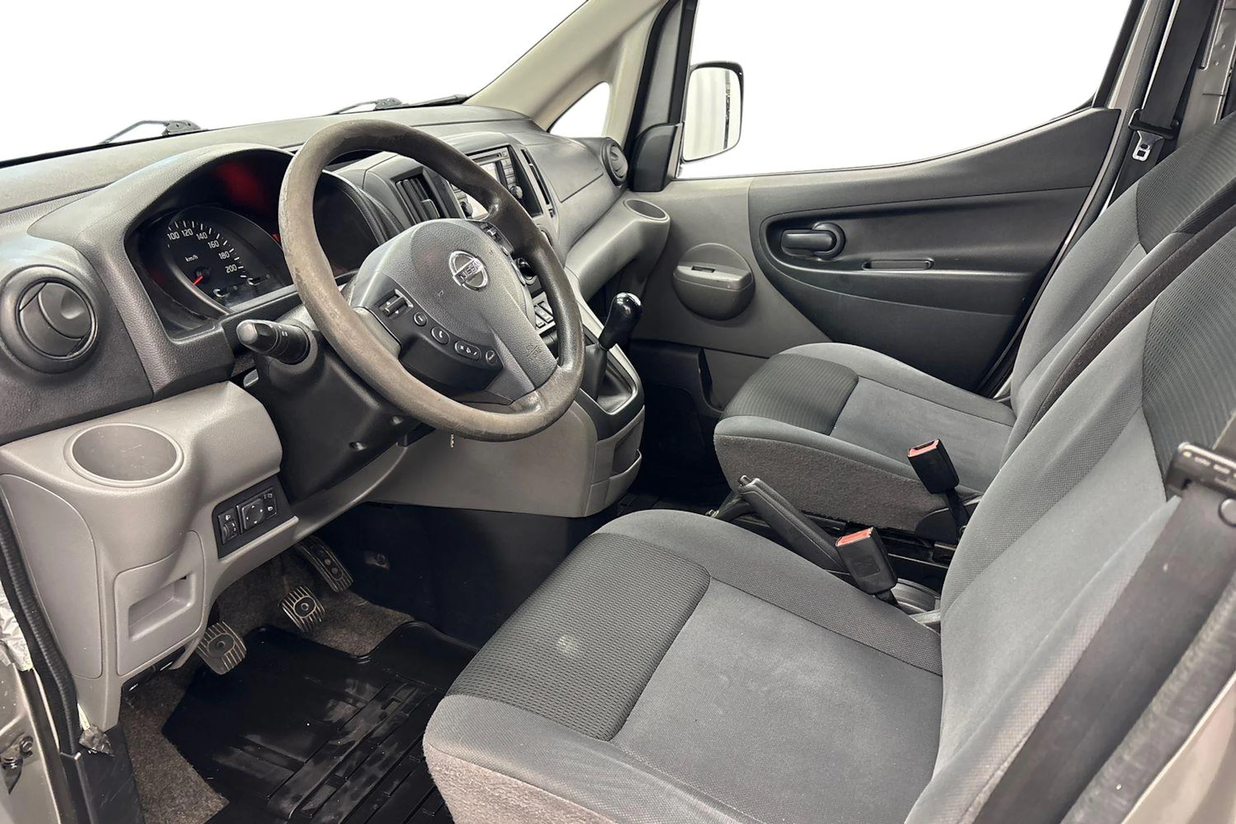 harmaa Nissan NV200 2015 kuva 6.