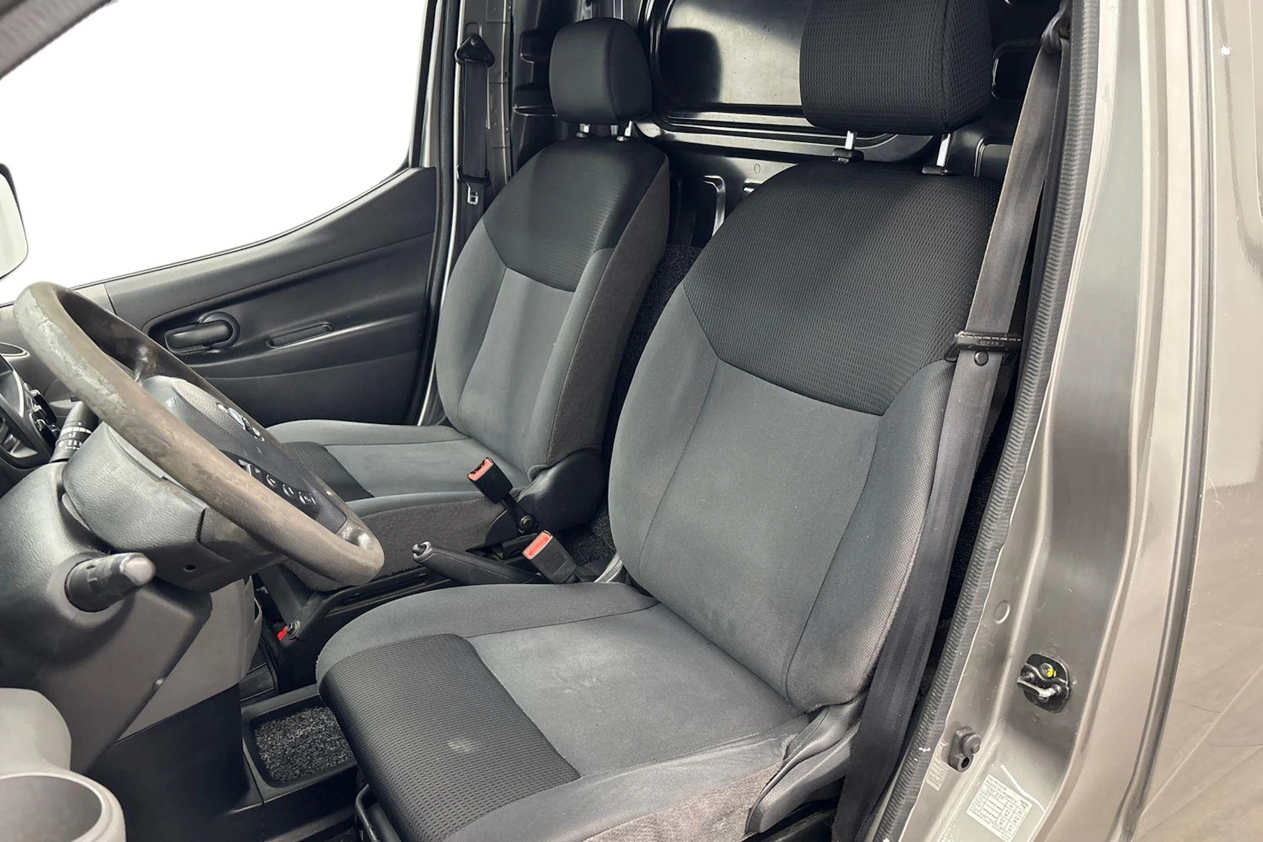 harmaa Nissan NV200 2015 kuva 8.