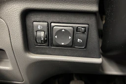 harmaa Nissan NV200 2015 kuva 13.