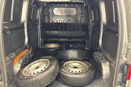 harmaa Nissan NV200 2015 kuva 20.