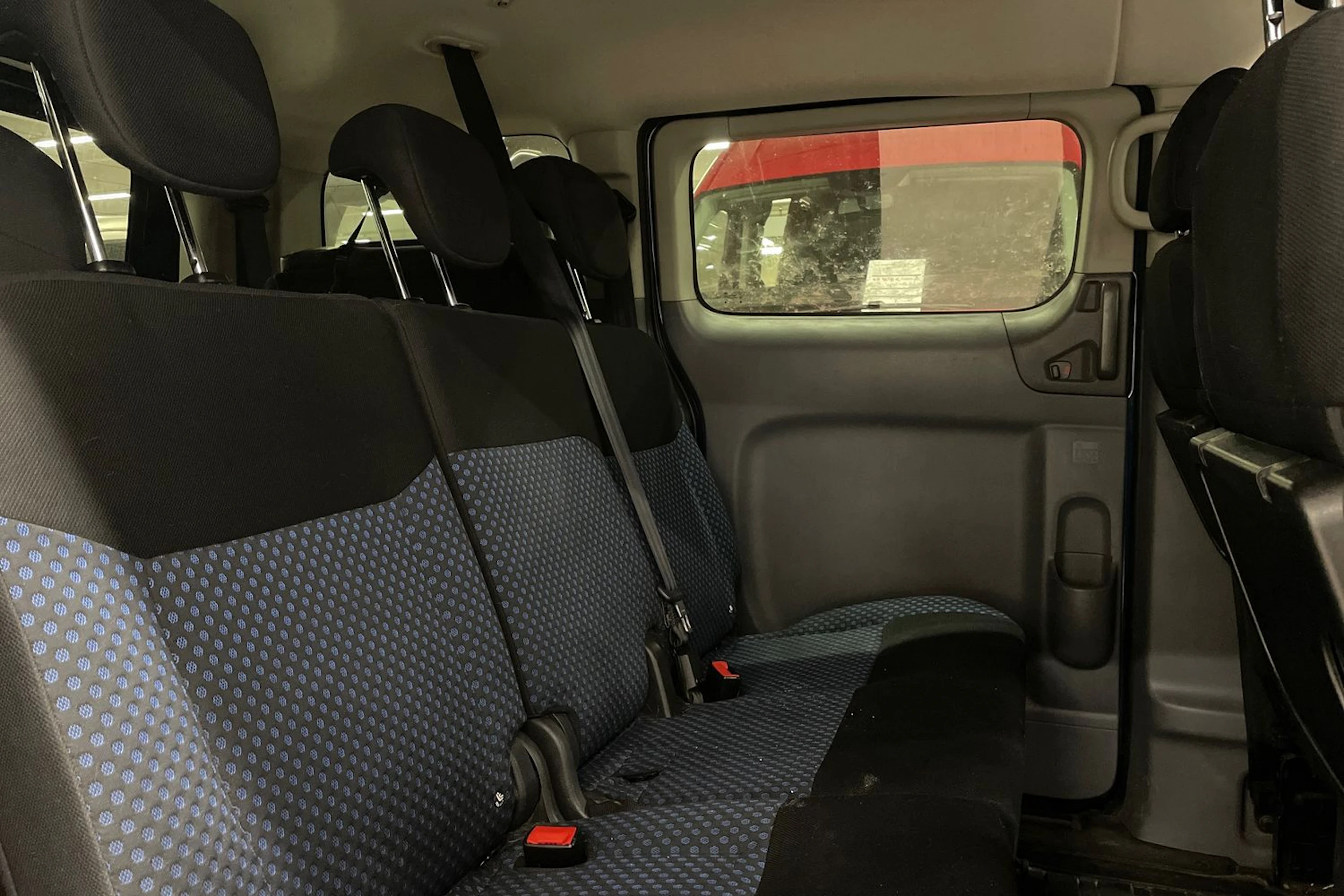 sininen Nissan NV200 2015 kuva 4.