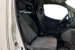 valkoinen Nissan NV200 2017 kuva 11.