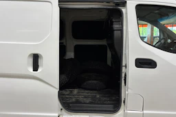 valkoinen Nissan NV200 2017 kuva 23.