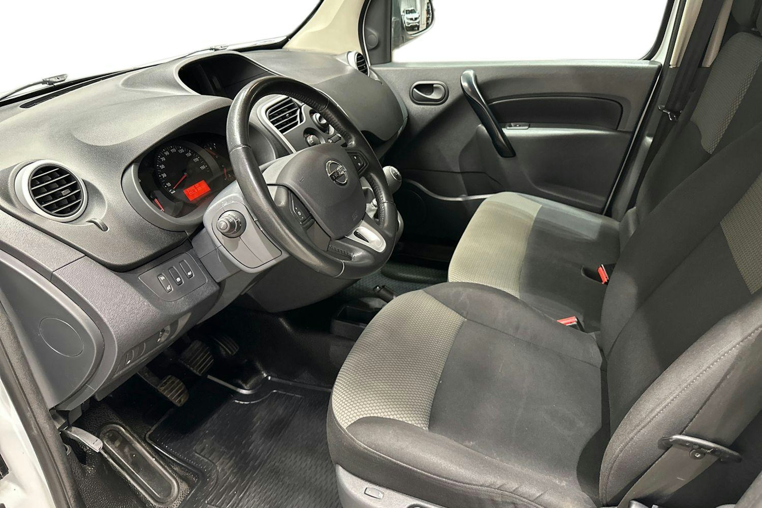 valkoinen Nissan NV250 2020 kuva 8.