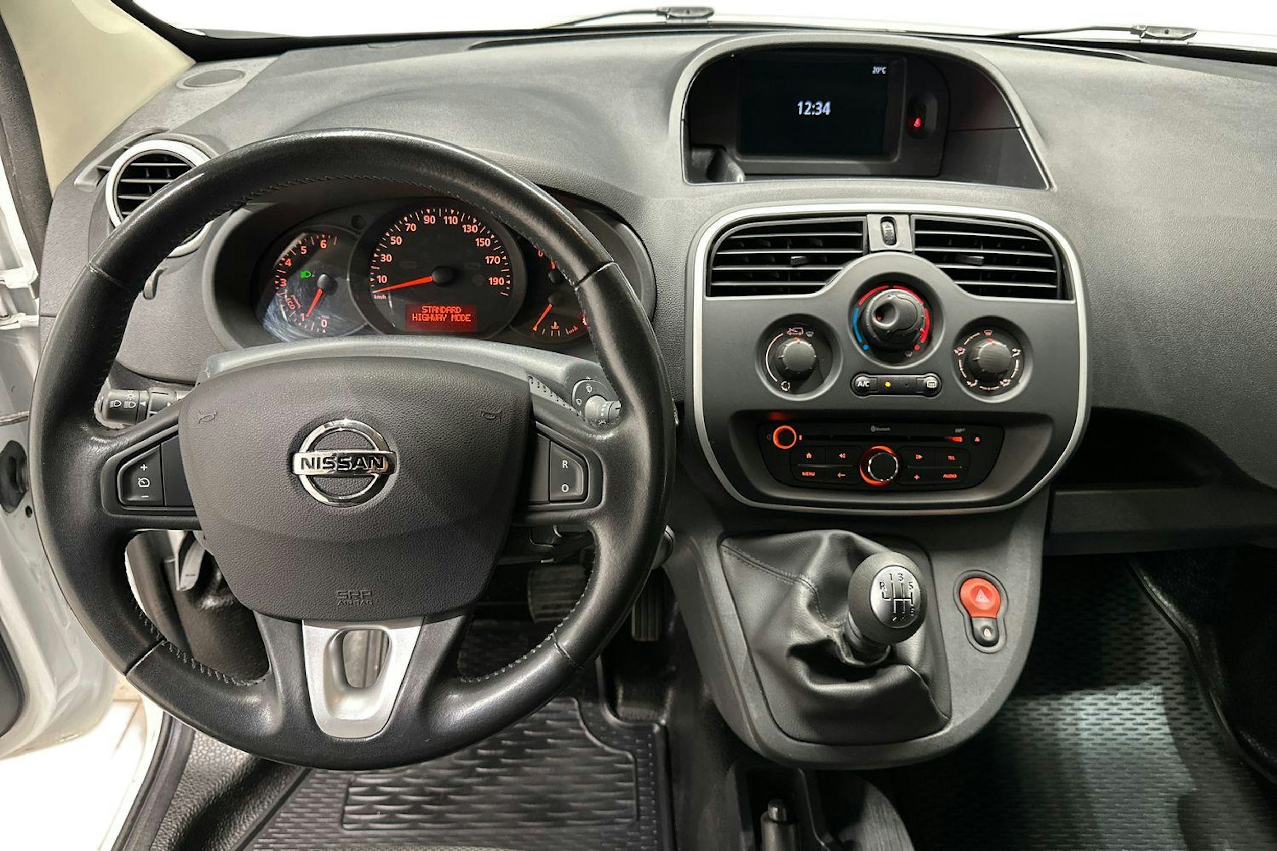 valkoinen Nissan NV250 2020 kuva 9.