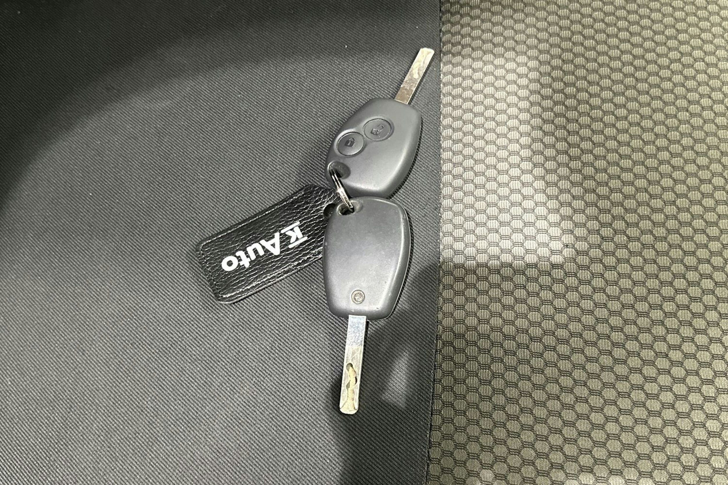 valkoinen Nissan NV250 2020 kuva 20.