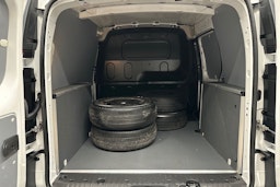 valkoinen Nissan NV250 2020 kuva 27.