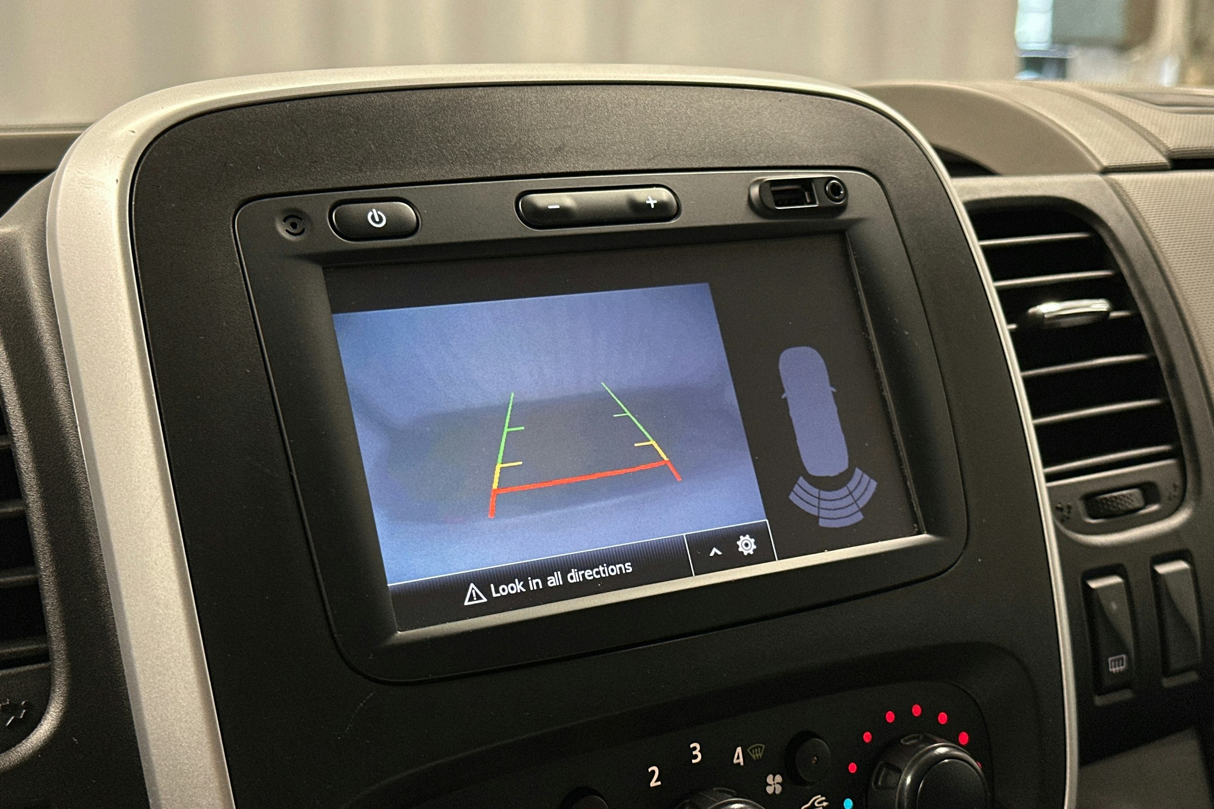 valkoinen Nissan NV300 2019 kuva 21.