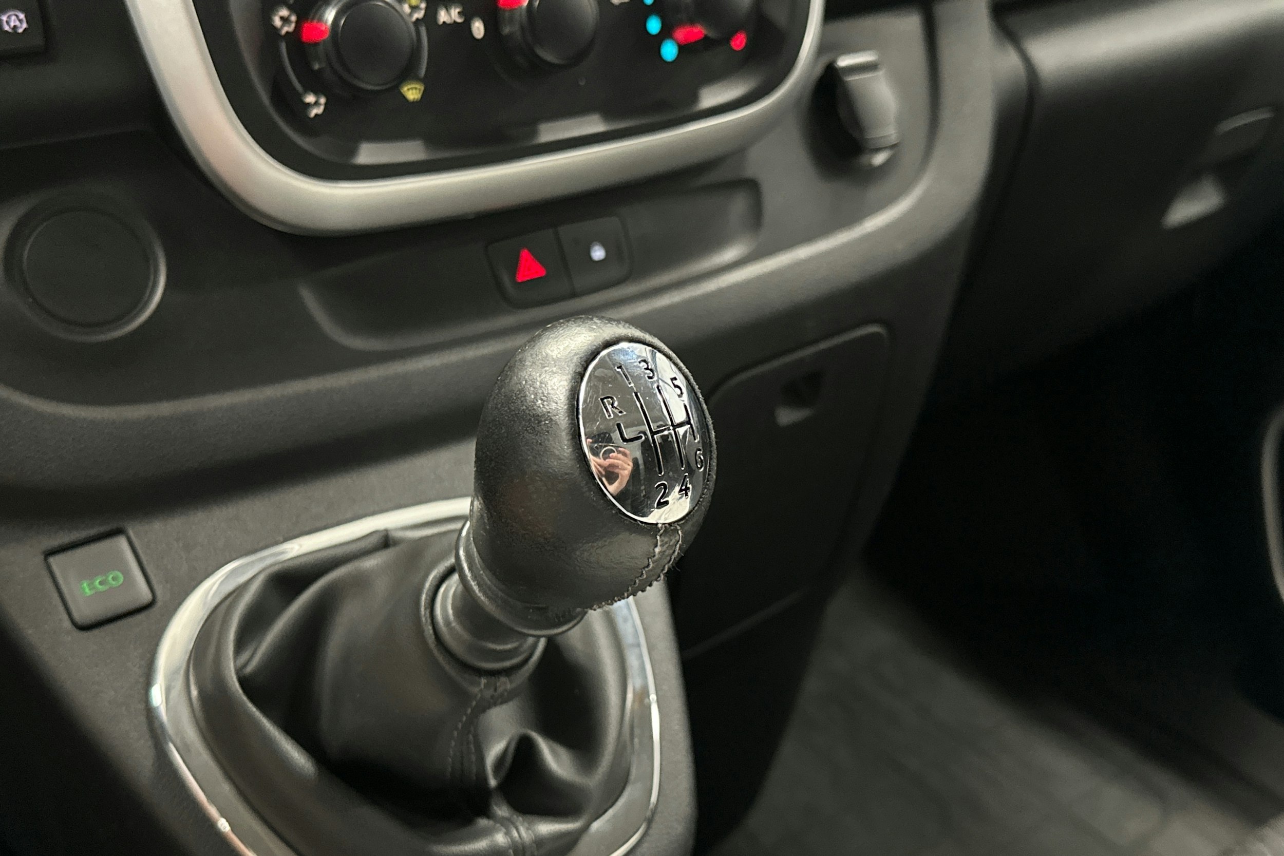 valkoinen Nissan NV300 2019 kuva 23.