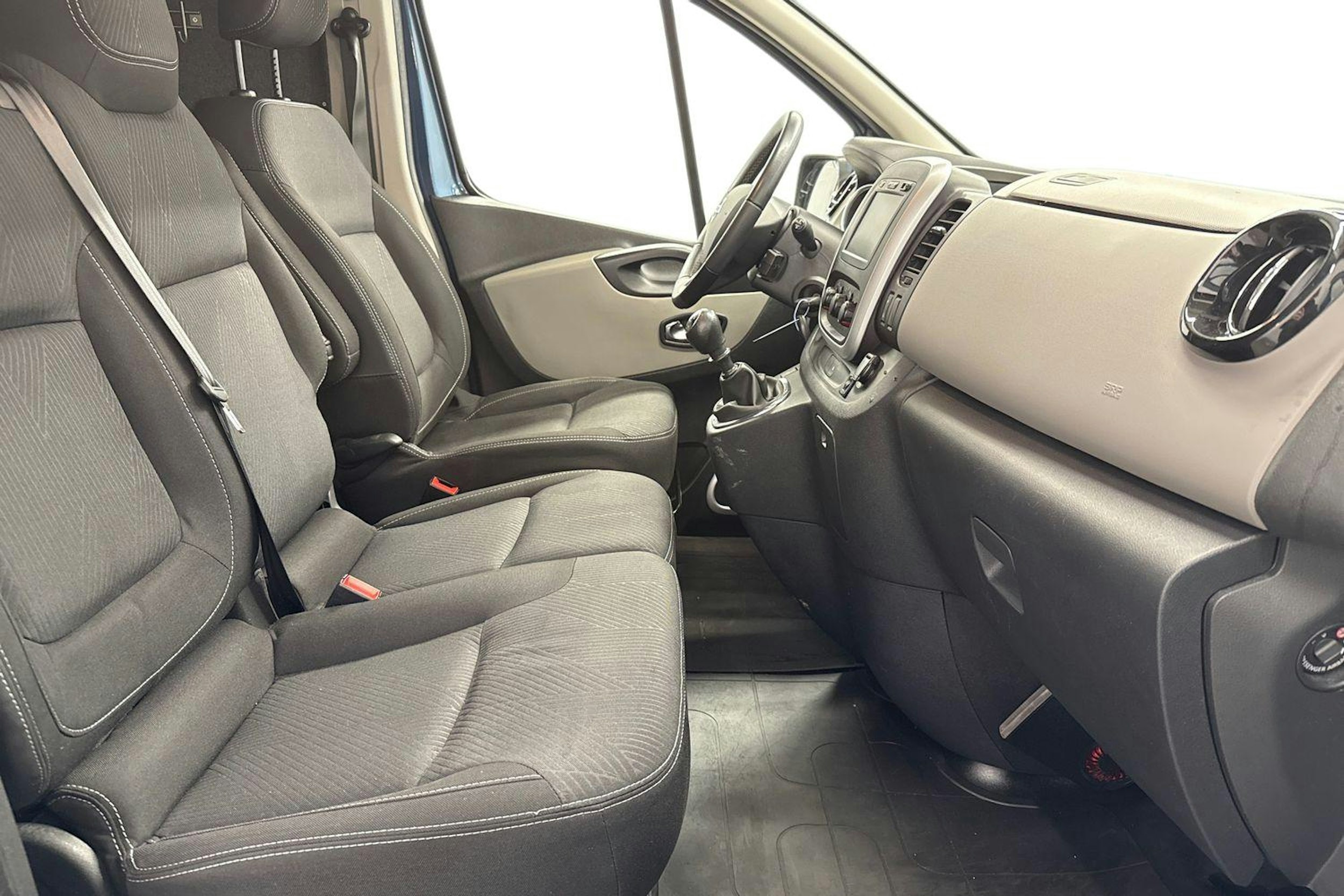 sininen Nissan NV300 2019 kuva 9.