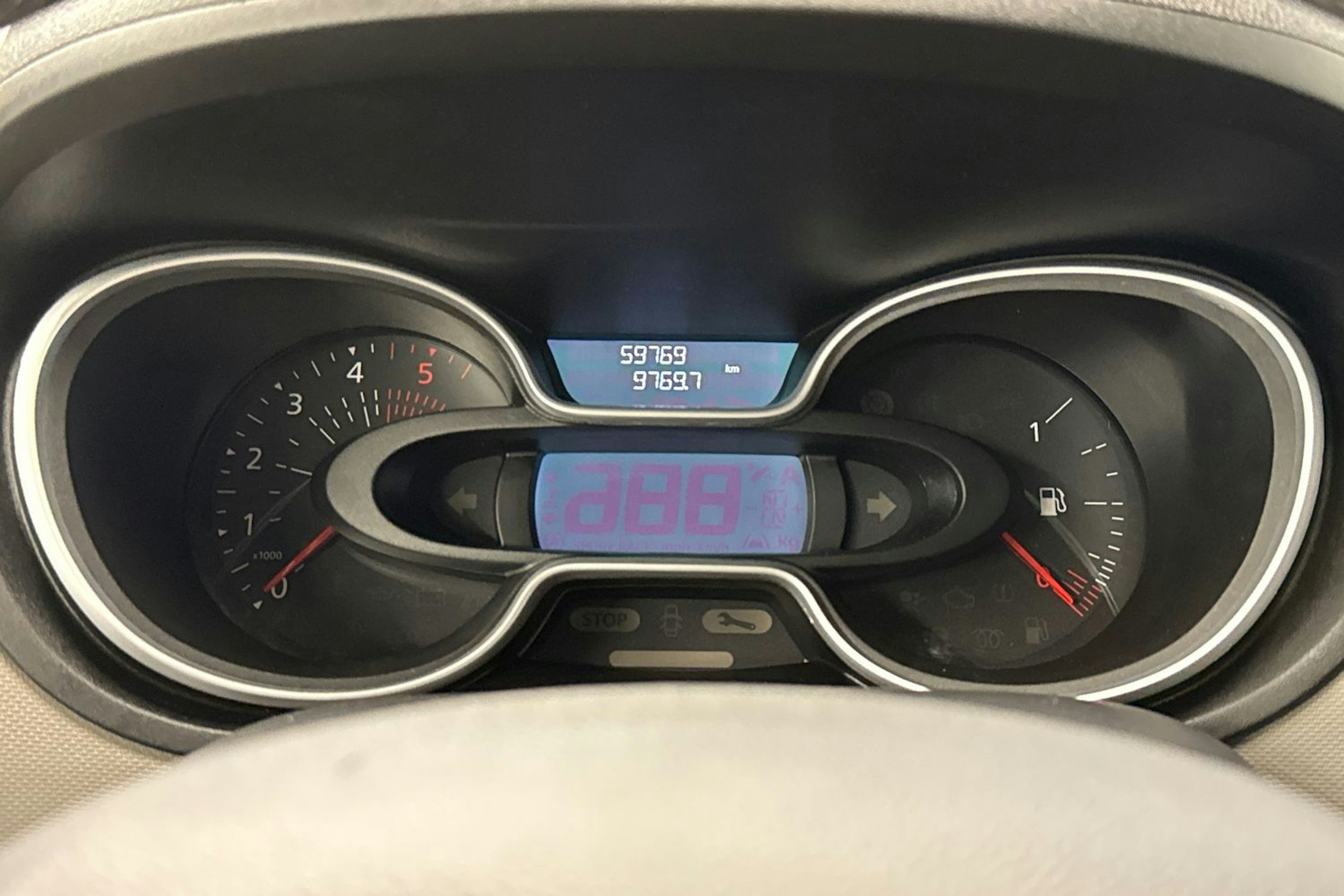 sininen Nissan NV300 2019 kuva 16.