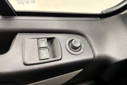 sininen Nissan NV300 2019 kuva 18.