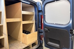 sininen Nissan NV300 2019 kuva 25.