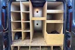 sininen Nissan NV300 2019 kuva 26.