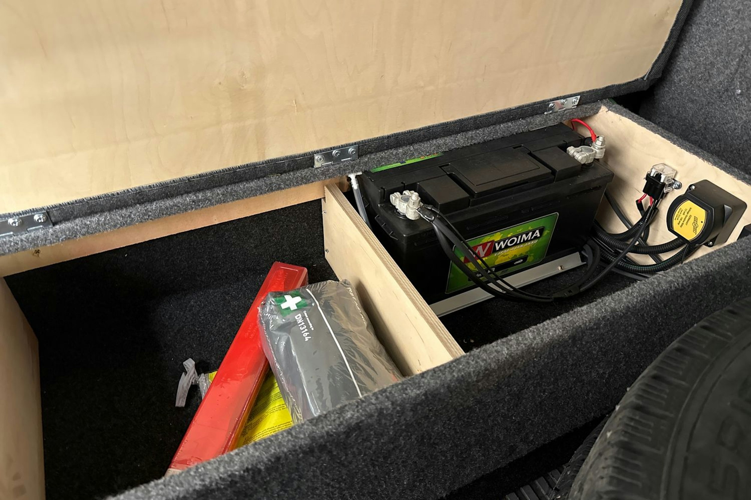 sininen Nissan NV300 2019 kuva 30.