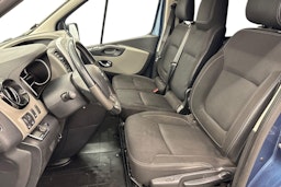 Sininen Nissan NV300 2019 kuva 7.