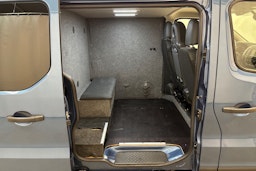 Sininen Nissan NV300 2019 kuva 12.