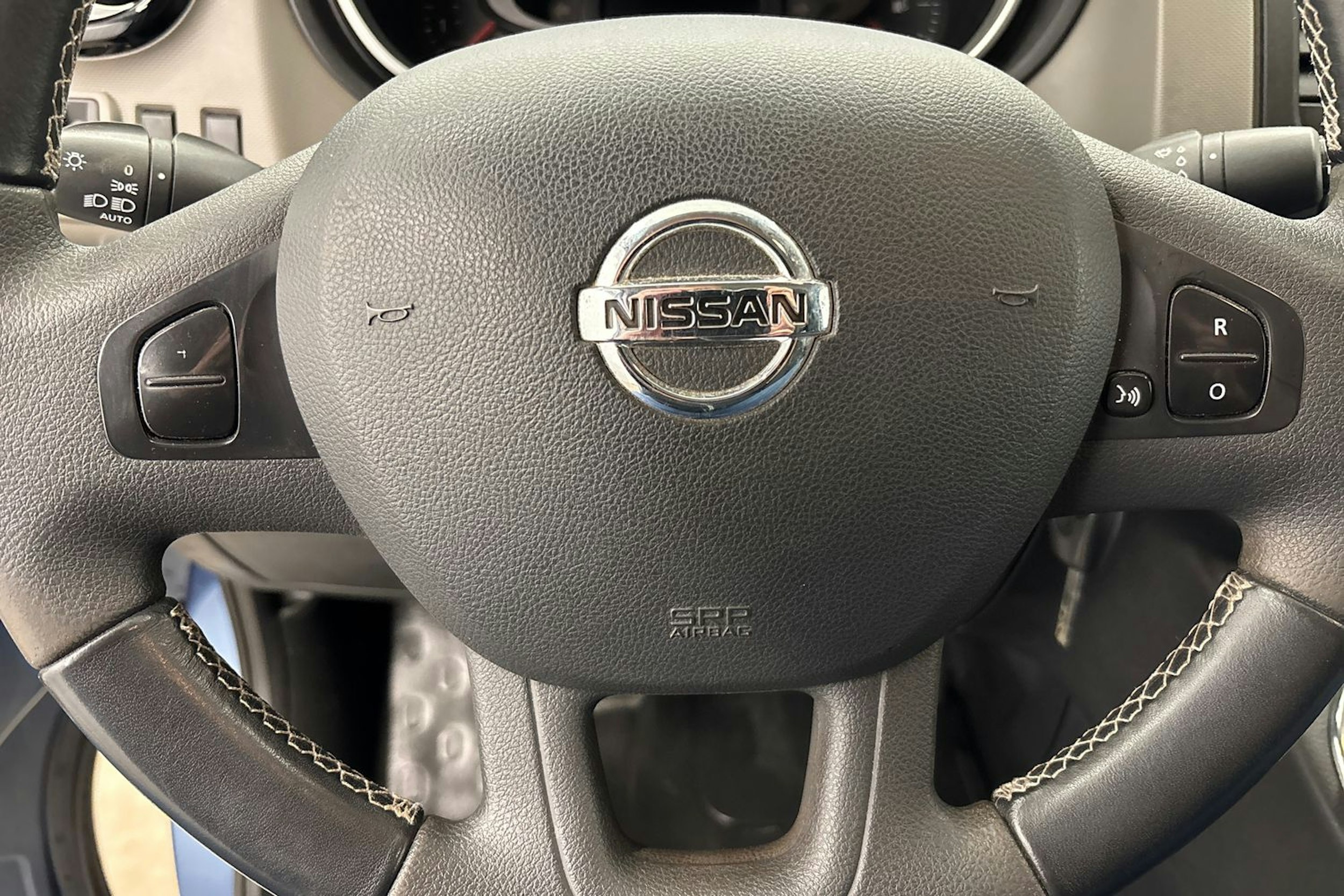 Sininen Nissan NV300 2019 kuva 18.