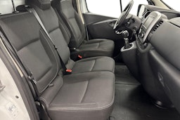 valkoinen Nissan NV300 2020 kuva 10.