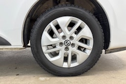 valkoinen Nissan NV300 2020 kuva 11.