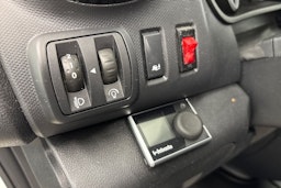 valkoinen Nissan NV300 2020 kuva 18.