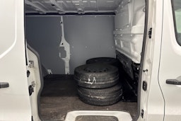 valkoinen Nissan NV300 2021 kuva 15.