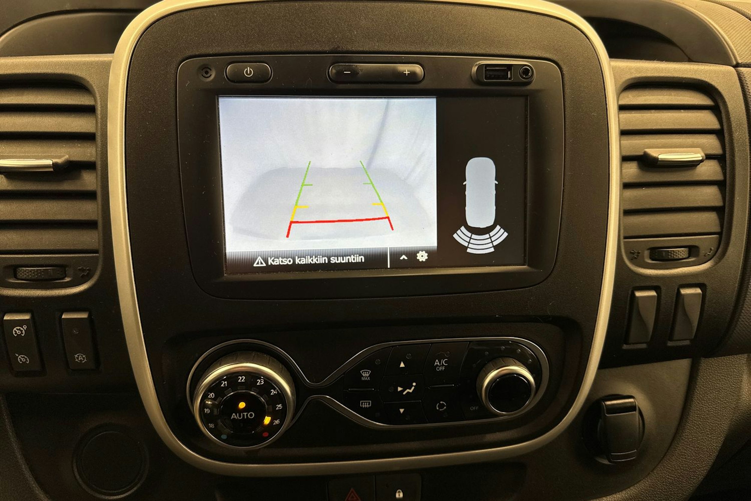 valkoinen Nissan NV300 2021 kuva 17.