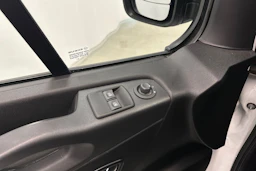 valkoinen Nissan NV300 2021 kuva 23.