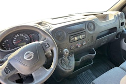 Musta Nissan NV400 2015 kuva 7.