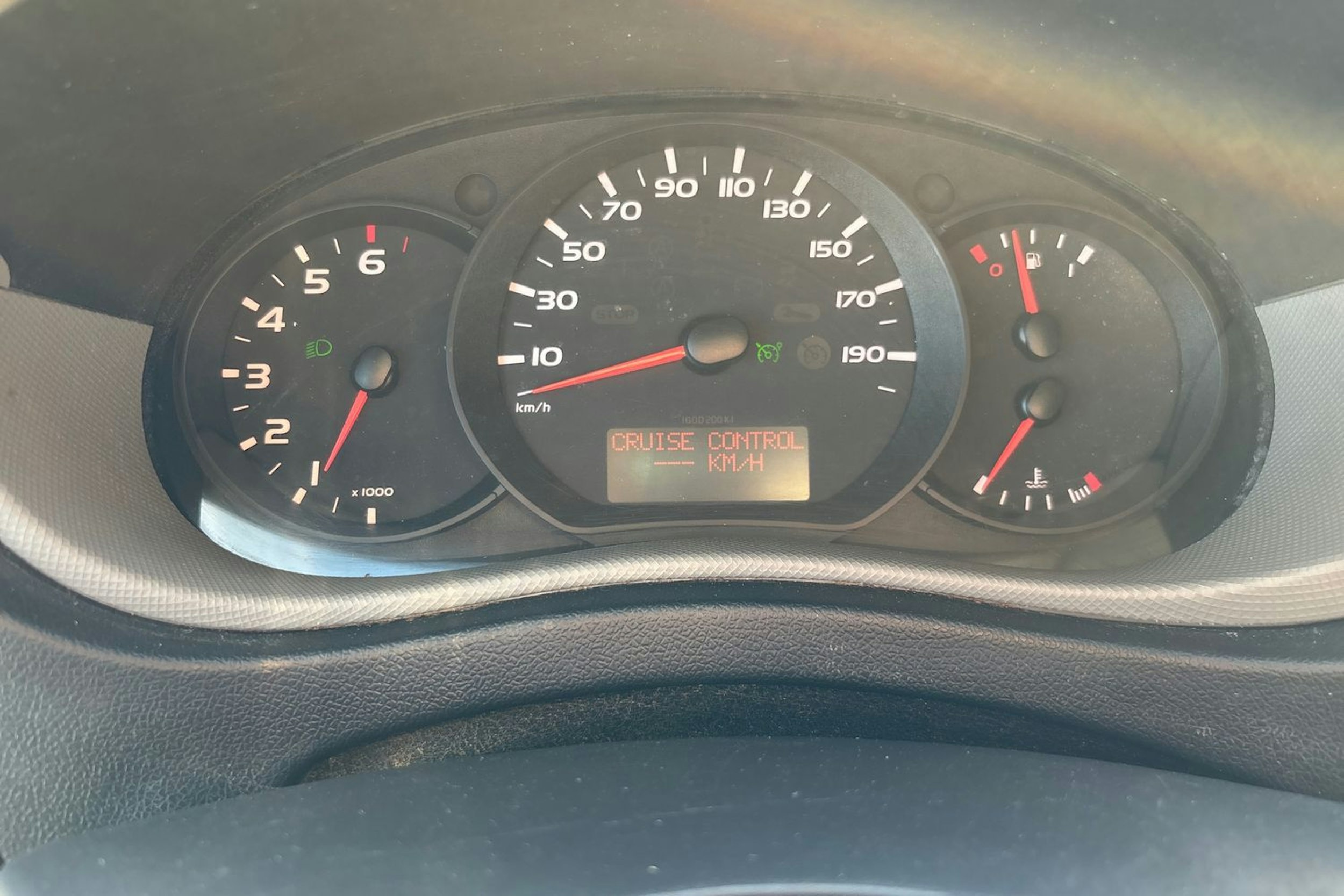 Musta Nissan NV400 2015 kuva 23.