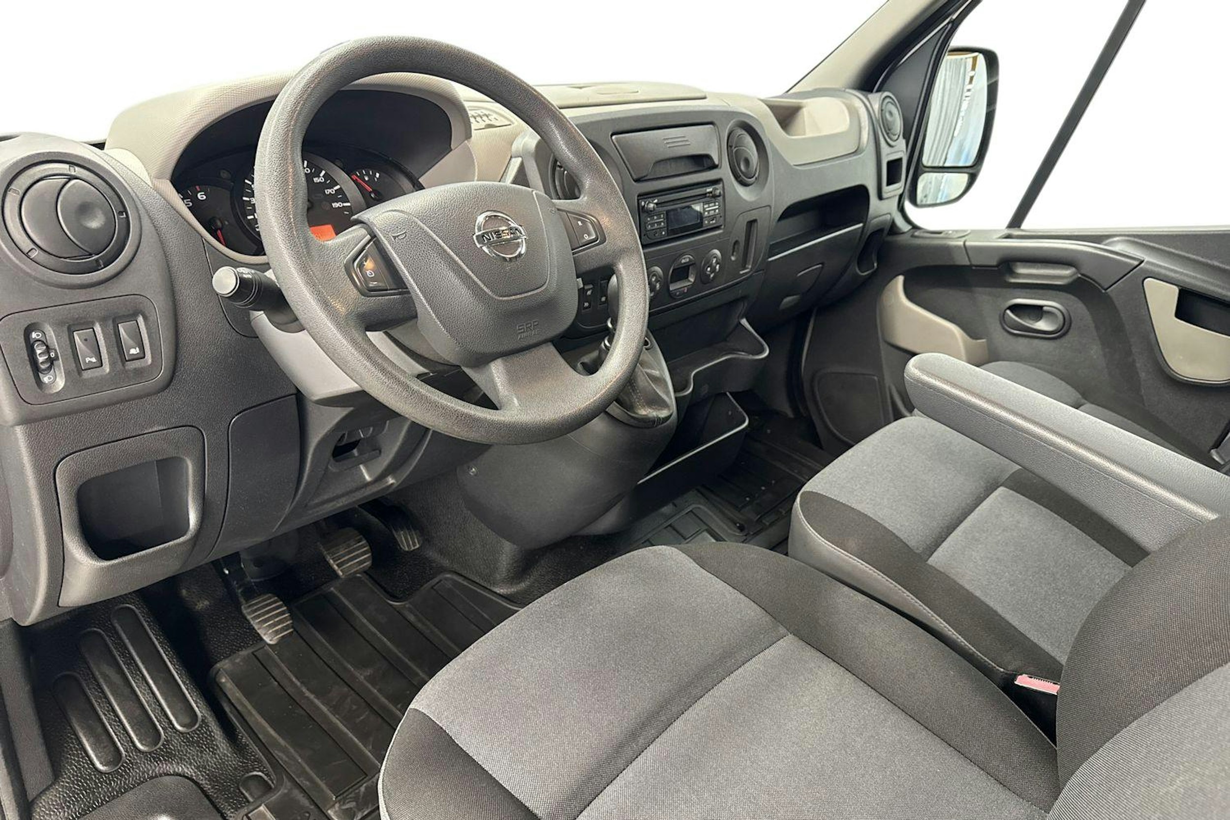 harmaa Nissan NV400 2016 kuva 7.