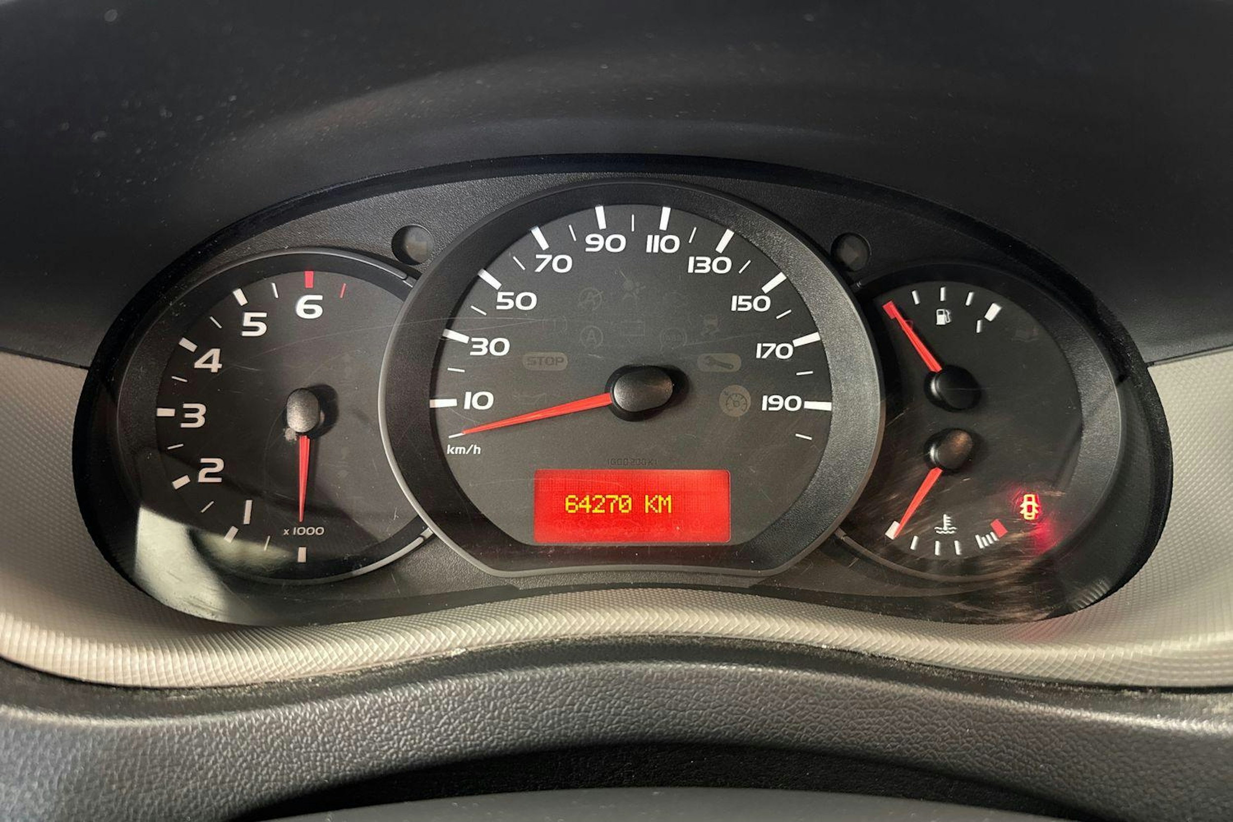 harmaa Nissan NV400 2016 kuva 10.