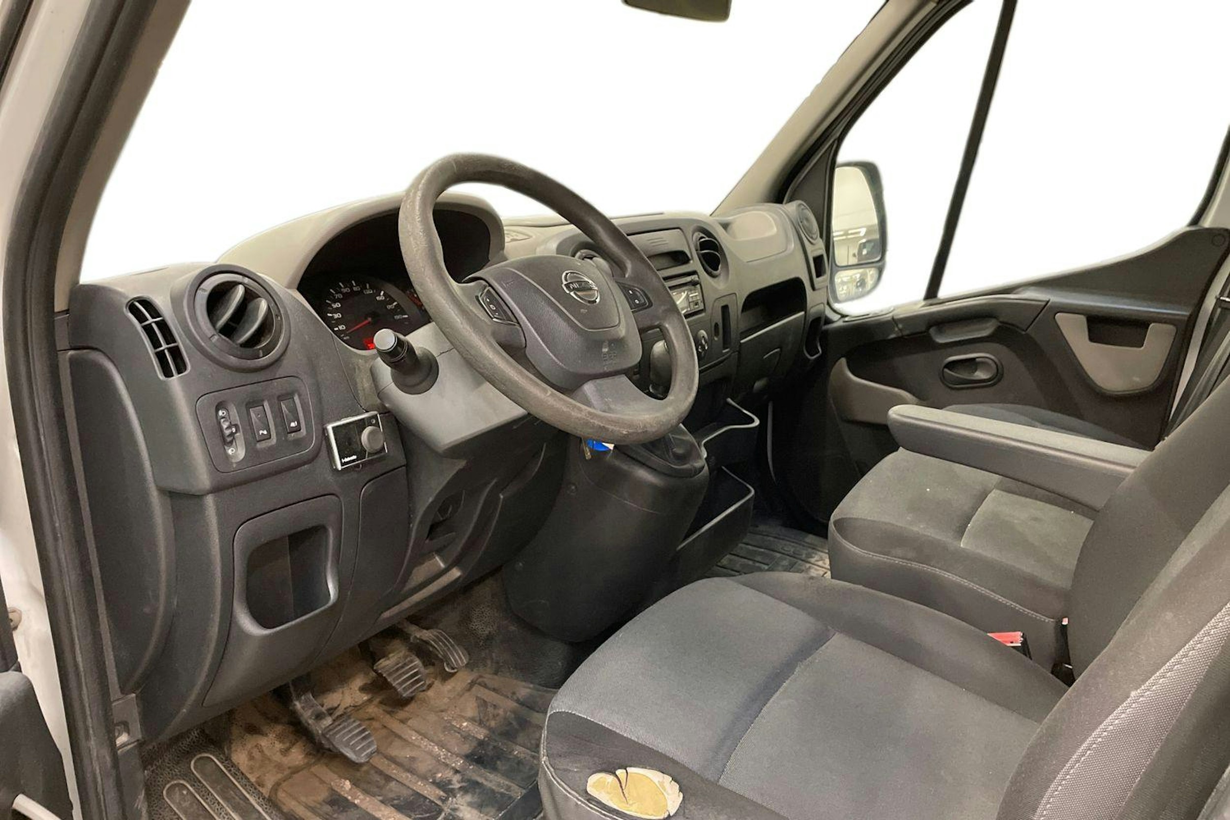 valkoinen Nissan NV400 2017 kuva 3.