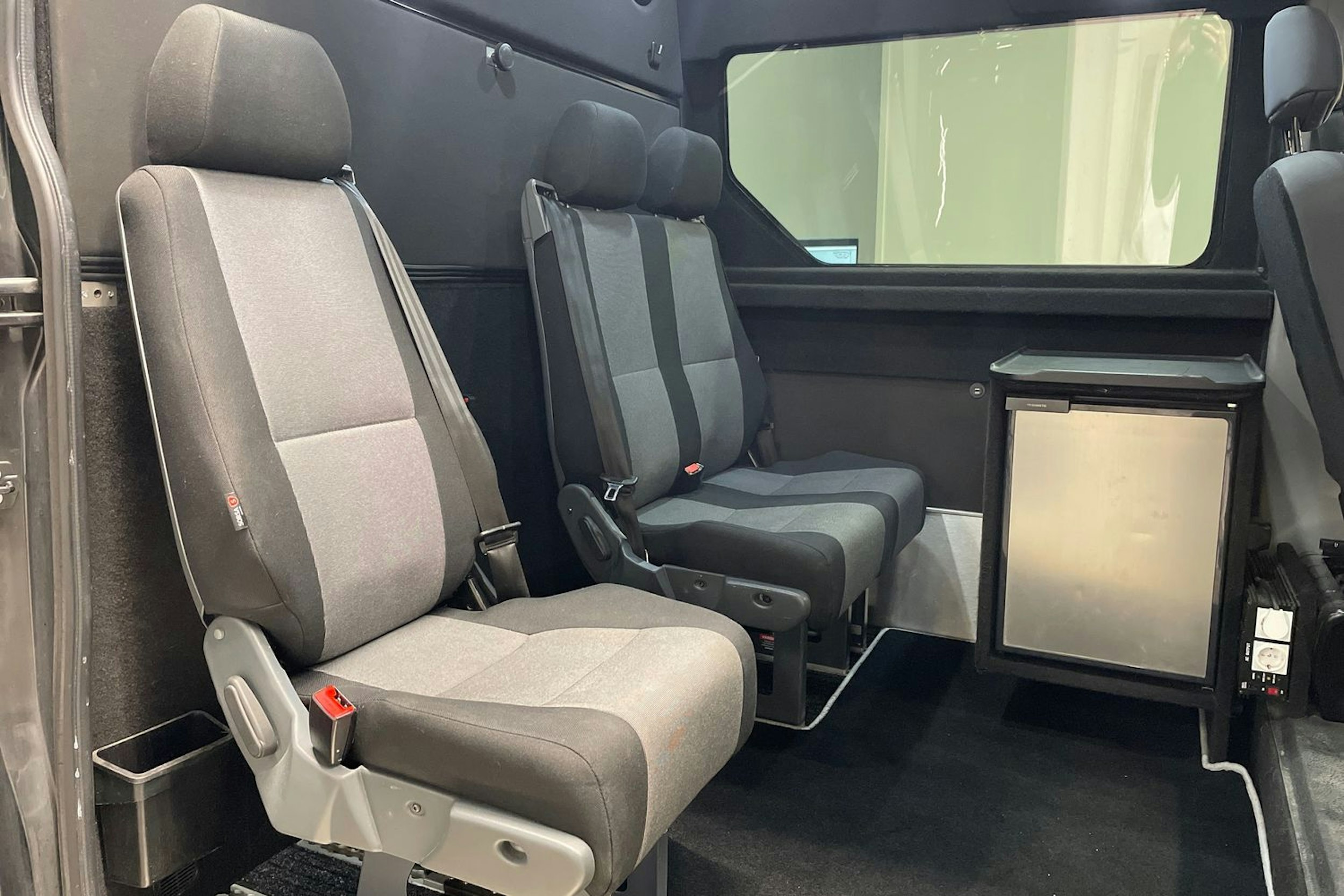 musta Nissan NV400 2021 kuva 15.