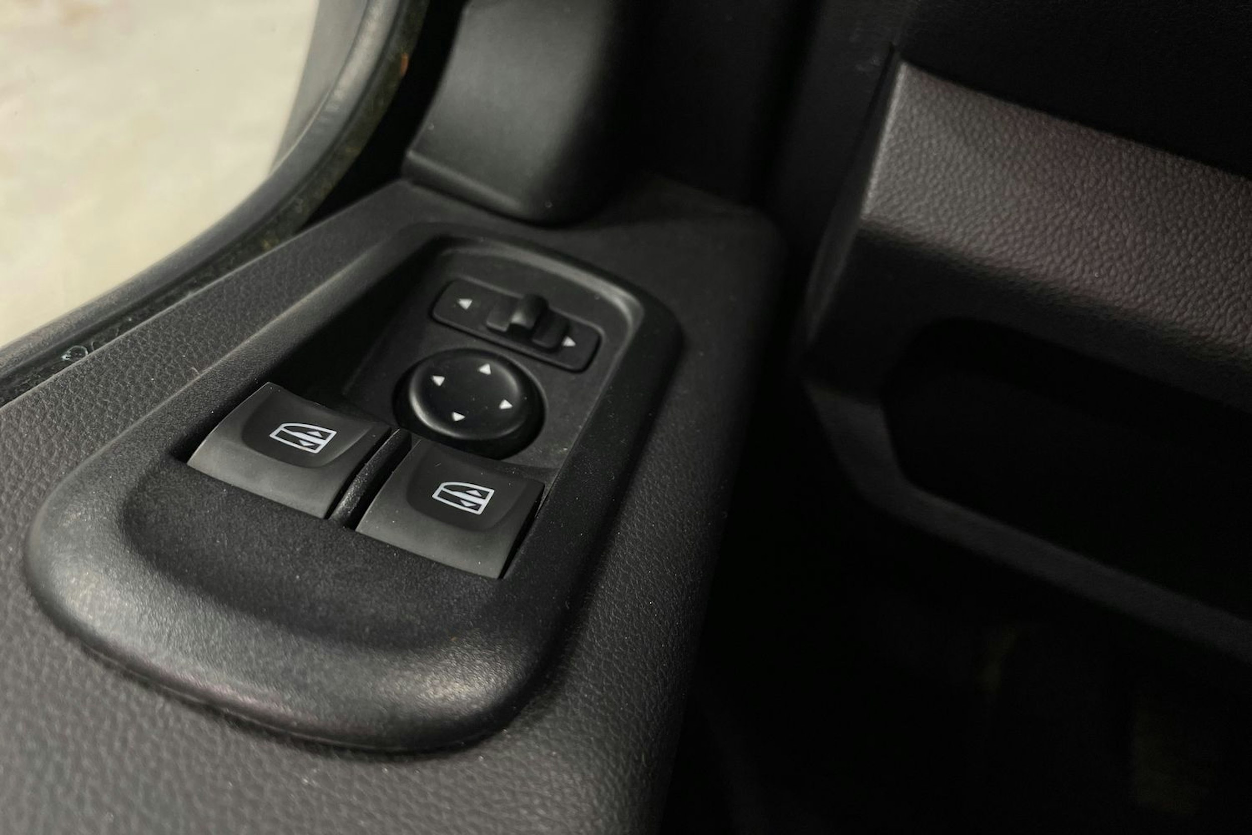 musta Nissan NV400 2021 kuva 24.