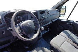 Musta Nissan NV400 2022 kuva 7.