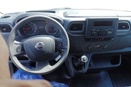 Musta Nissan NV400 2022 kuva 9.