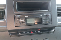 Musta Nissan NV400 2022 kuva 16.