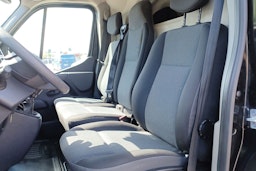 Musta Nissan NV400 2022 kuva 17.