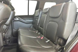punainen Nissan Pathfinder 2007 kuva 8.