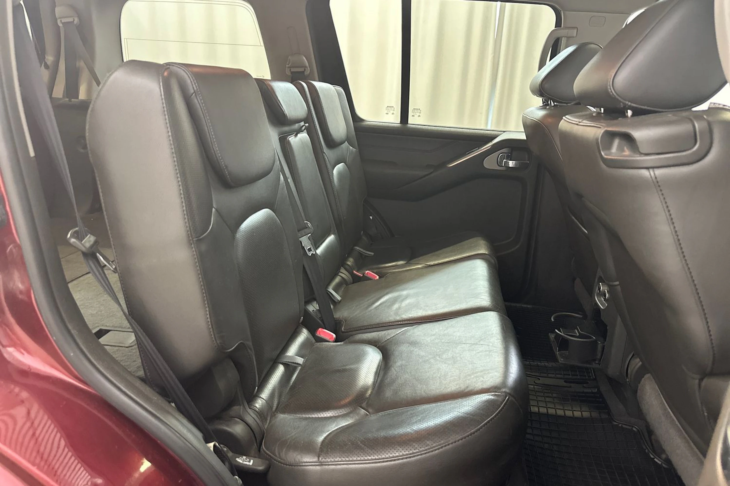 punainen Nissan Pathfinder 2007 kuva 10.