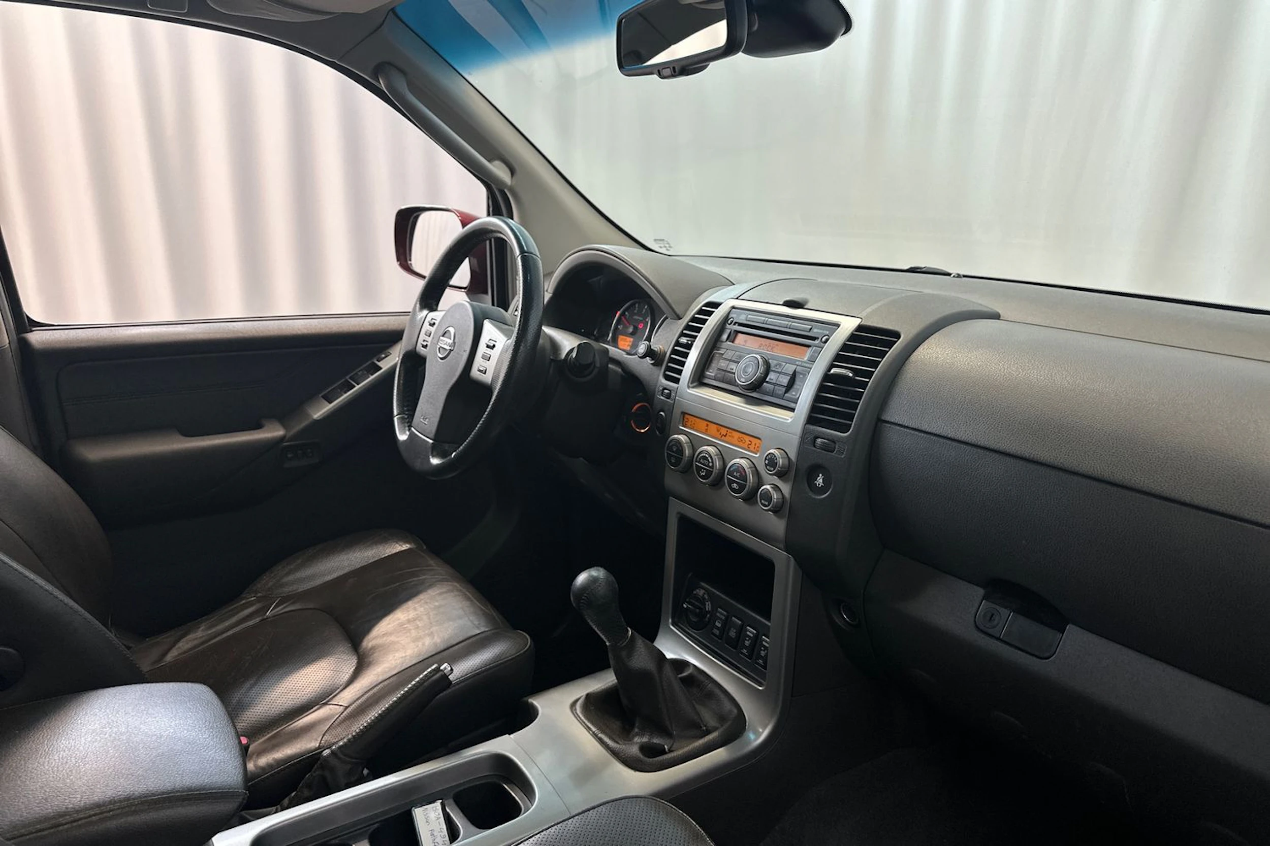 punainen Nissan Pathfinder 2007 kuva 12.