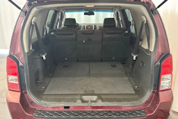 punainen Nissan Pathfinder 2007 kuva 13.