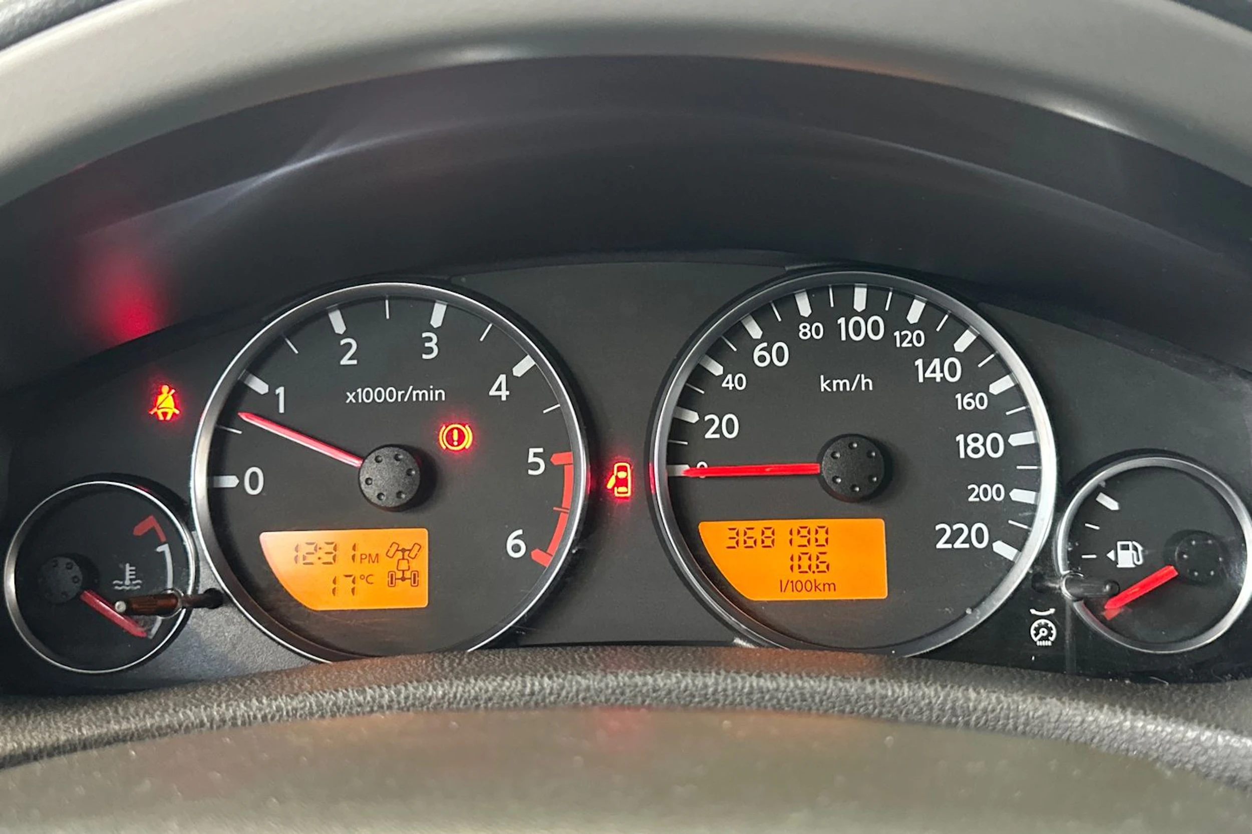 punainen Nissan Pathfinder 2007 kuva 20.